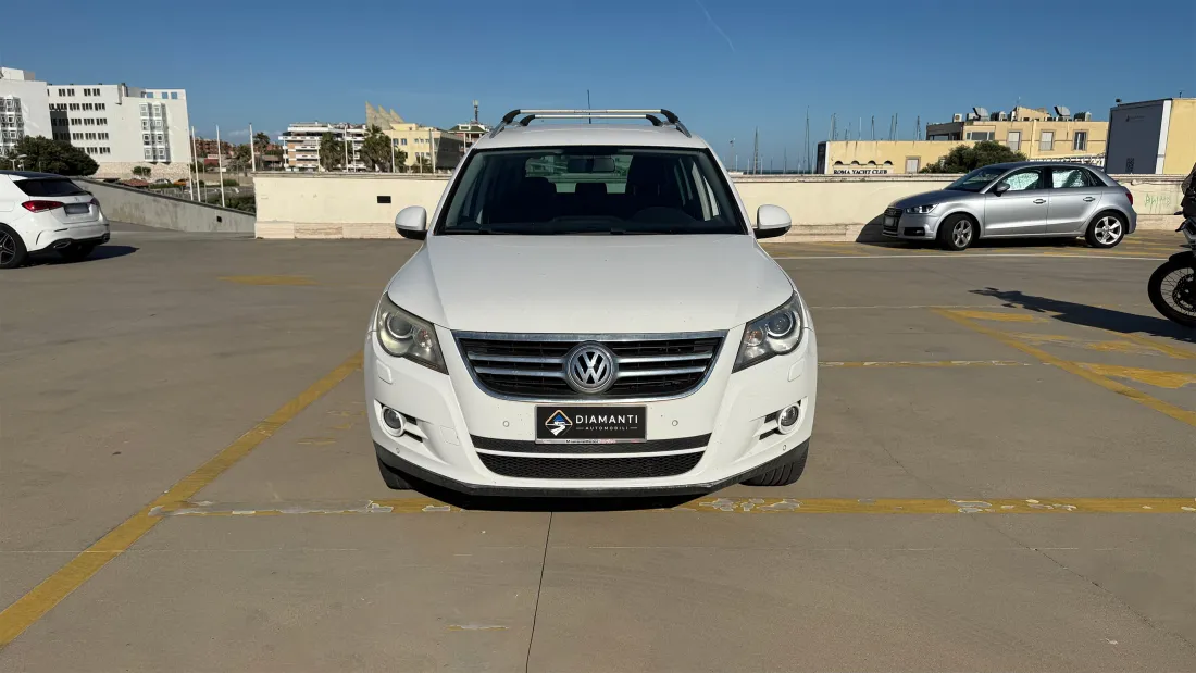 Volkswagen Tiguan — foto 1
